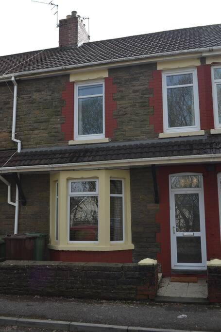 Entire 3 Bedroom House Near Caerphilly Station Exterior foto