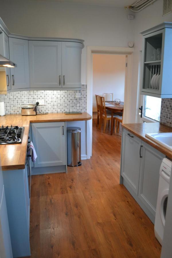 Entire 3 Bedroom House Near Caerphilly Station Exterior foto